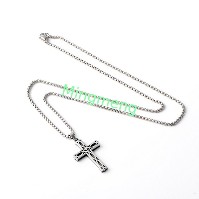 Nueva joyería de acero inoxidable con patrones de moda y personalizados, collar hueco, simple colgante de cruz masculino