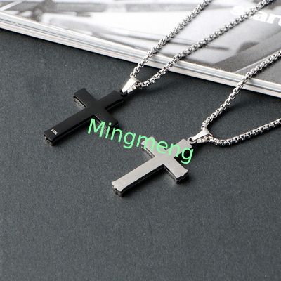 Nueva joyería de acero inoxidable con patrones de moda y personalizados, collar hueco, simple colgante de cruz masculino
