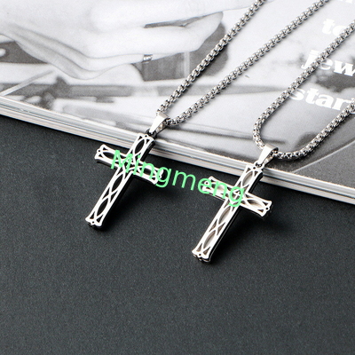 Nueva joyería de acero inoxidable con patrones de moda y personalizados, collar hueco, simple colgante de cruz masculino