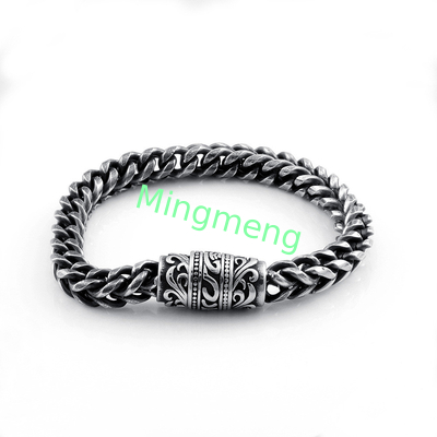 Brazalete masculino de acero inoxidable con diseño de hebilla magnética de superficie fundida con patrón retro, accesorio de moda