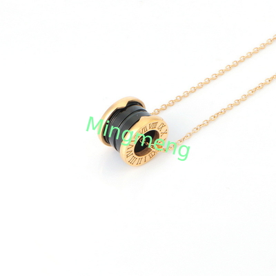 Collar de oro de acero inoxidable, lujo ligero, collar de clavícula de alta gama, temperamento, diseño de alta gama para mujeres, cadena de clavícula, nuevo estilo