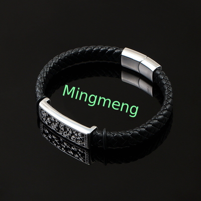 Expresa tu individualidad con nuestro brazalete de cráneo de acero inoxidable resistente a la corrosión y fuerte