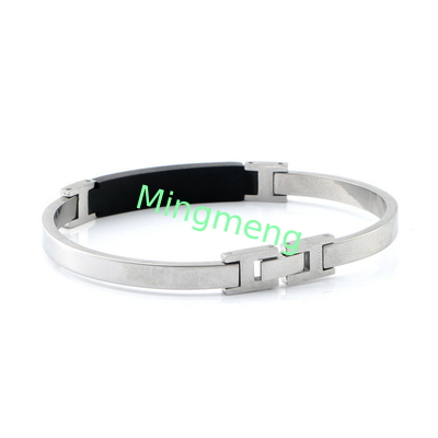 Diseño de brazalete de hebilla de acero inoxidable de moda, brazalete de hombre de acero titanio simple de venta caliente