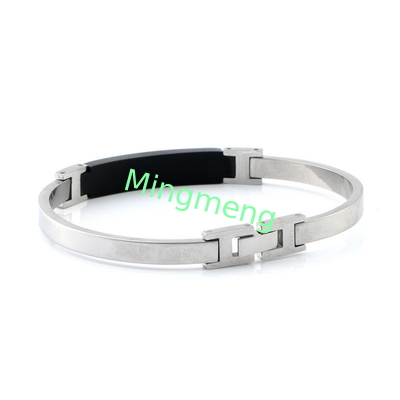 Diseño de brazalete de hebilla de acero inoxidable de moda, brazalete de hombre de acero titanio simple de venta caliente
